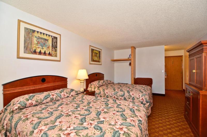 Econo Lodge Inn & Suites Madras Zewnętrze zdjęcie