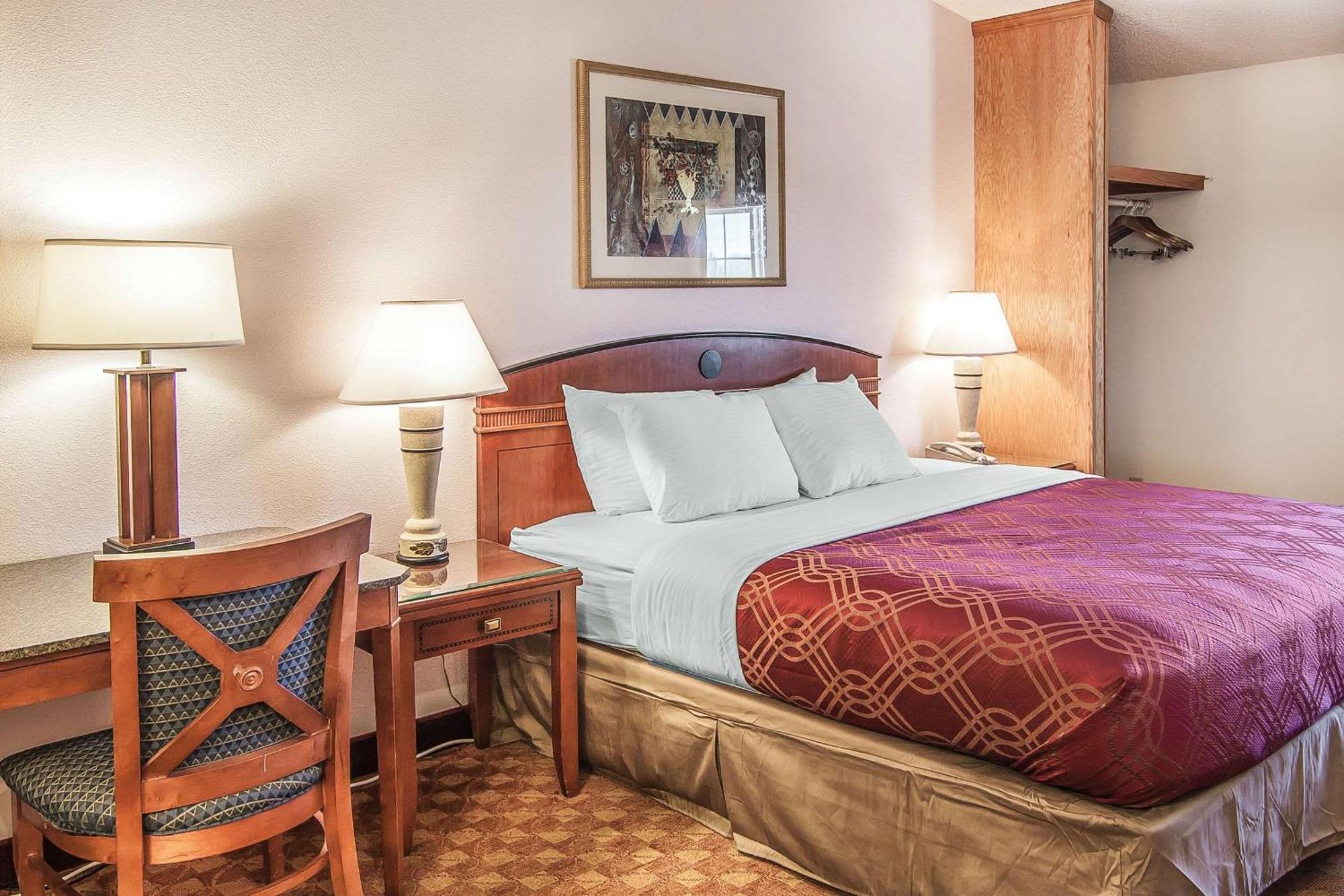 Econo Lodge Inn & Suites Madras Zewnętrze zdjęcie