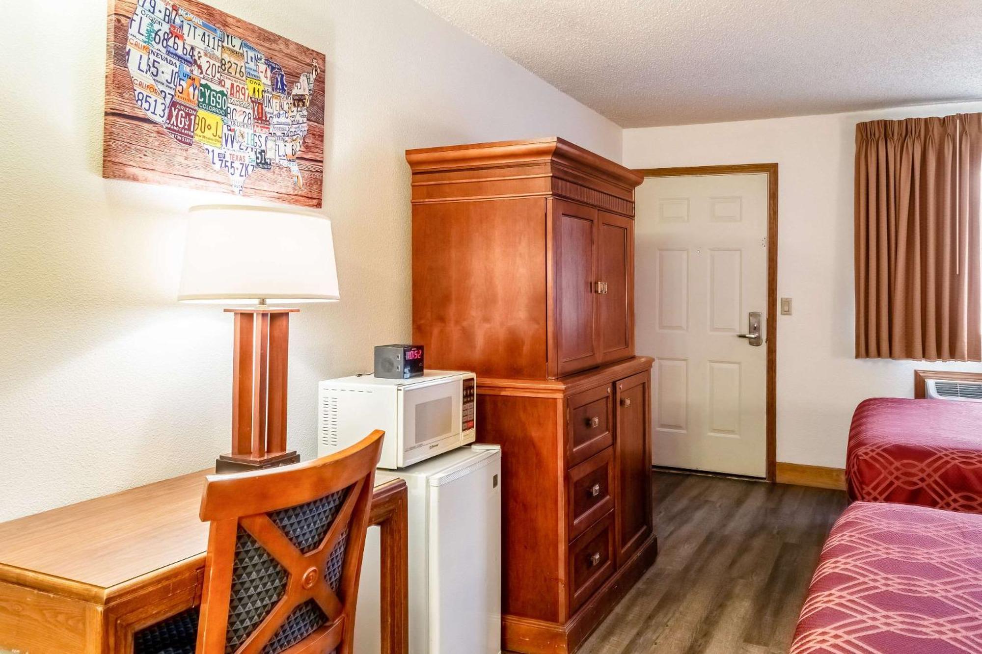 Econo Lodge Inn & Suites Madras Zewnętrze zdjęcie