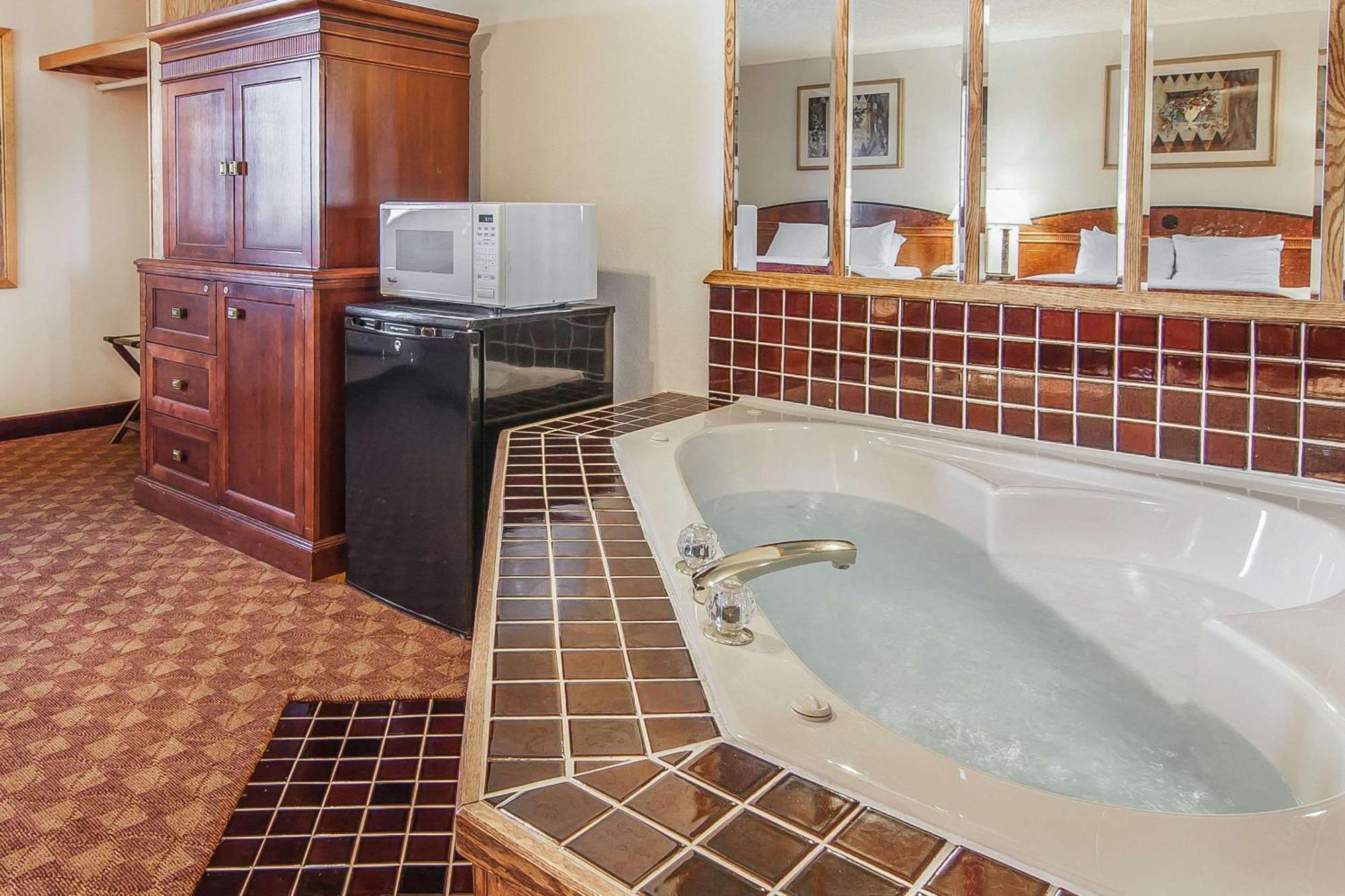 Econo Lodge Inn & Suites Madras Zewnętrze zdjęcie