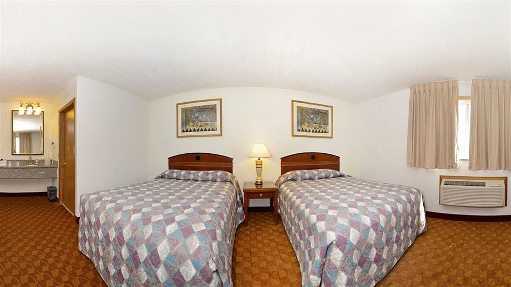 Econo Lodge Inn & Suites Madras Zewnętrze zdjęcie