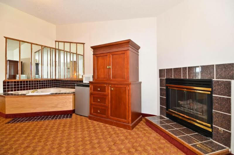 Econo Lodge Inn & Suites Madras Zewnętrze zdjęcie