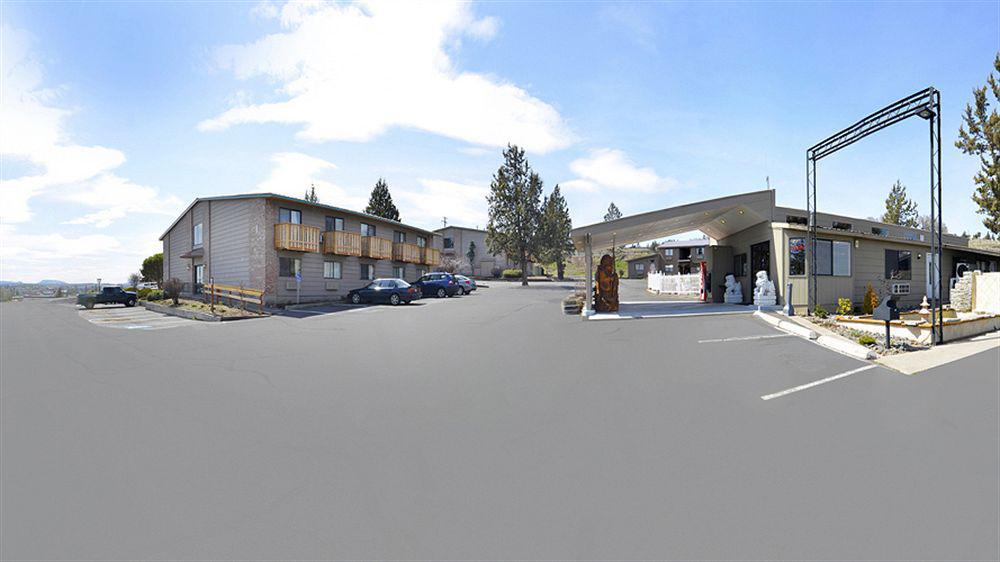 Econo Lodge Inn & Suites Madras Zewnętrze zdjęcie
